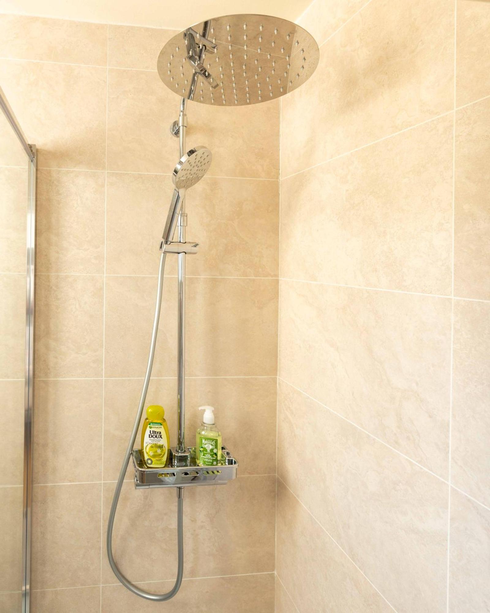 Well Located Apartment In Paris Extérieur photo